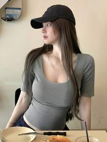 Minimalistic U-Neck Middle Sleeve T-Shirt, Design Style, Slim Fit Cropped Top For Summer - Grey - View 2