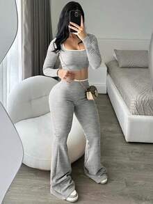 Conjunto elegante de primavera de top de manga larga de cintura baja elástica y cómoda y pantalones acampanados que estilizan para mujer - Gris - Ver 2