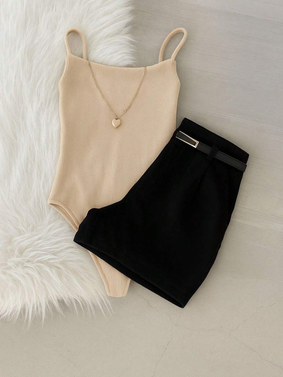 Elegant Tailored Shorts With Belt + Straight Neck Bodysuit Set - Anarruga Women's Fashion - 黑色/米色 - 查看 1