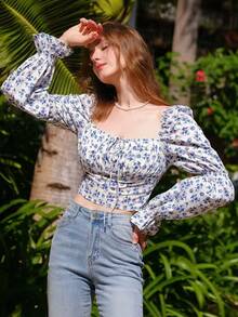 Áo kiểu tay sen cổ vuông kiểu Pháp, áo crop top họa tiết hoa nhí nhẹ nhàng, thắt nơ phía trước, thích hợp cho kỳ nghỉ xuân/hè. - Màu xanh lam - Xem 3