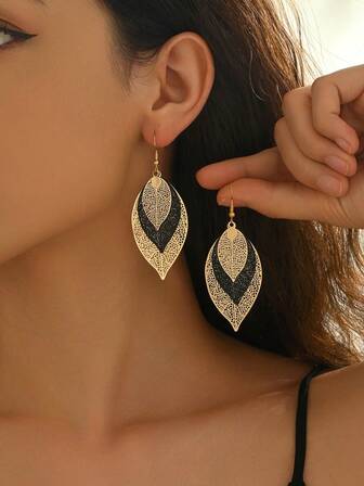 1对新款创意简约黑金电脑芯片与树叶设计时尚耳环