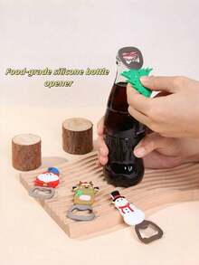 1 buah Pembuka Botol Bertema Natal (Dengan Fungsi Magnet Kulkas) - 4 Desain Lucu (Santa Claus, Manusia Salju, Rusa Kutub, Pohon Natal), Alat Bar Stainless Steel, Aksesori Pesta yang Menyenangkan, Hadiah Liburan yang Sempurna - bawaan - View 4