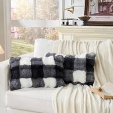 Pack Of 2 Decorative Throw Pillow Covers Luxury Super Soft Faux Rabbit Fur Cozy Set Case Cushion For Couch Sofa Bedroom Checkerboard Print In Black/White Pillow Covers 20 * 26 Inch,26inchx20inch(Packof2),CheckerboardPrintinBlack/White - 黑白棋盤格圖案 - 查看 1