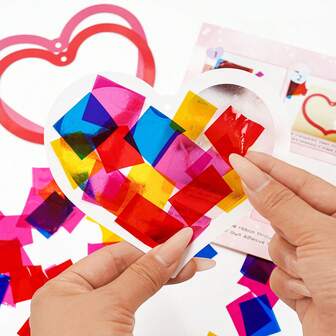 16件套阳光捕捉器工艺套装，包含彩色花卉、情人节爱心、复活节彩蛋等图案，采用薄纸制作，可DIY打造彩色玻璃窗效果的悬挂装饰品。非常适合秋季感恩节DIY项目、派对礼品、情人节、复活节、春节等场合。