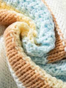 Áo len nữ Gemma kẻ sọc nhiều màu sắc, tay phồng, cổ tròn, dáng rộng thoải mái, mềm mại, tinh tế, chất liệu dệt kim màu macaron, mang đến cảm giác ấm áp, phong cách ngọt ngào và dịu dàng, phù hợp cho các dịp thường nhật, tiệc trà chiều, lễ hội âm nhạc. - Nhiều màu - Xem 9