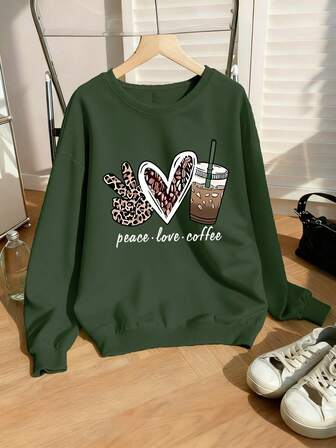 女士秋冬豹纹心形和咖啡色图案长袖圆领运动衫，休闲宽松百搭假日风格上衣，时尚秋季女装，适合日常穿着