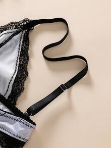 CRAYON SHINCHAN 2件/套 无背蜡笔小新随机印花无钢圈文胸套装 - 彩色 - 查看 9