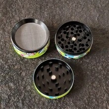New Cartoon Woodpecker Design Herb Grinder, 4-Layer Zinc Alloy Metal Grinder, Manual Crusher - Essential Tool For Rolling, Smoking Accessory, Great Gift For Smokers - Green - View 9