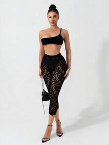 Women's Elegant Lace Trim Patchwork Capri Leggings, Spring/Summer - Black - View 2