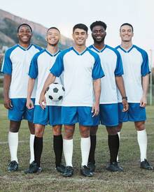 Eurzom 4 Pares De Calcetines De Fútbol con Agarre Y Espinilleras para Hombre, Antideslizantes, Blancos Y Negros, con Mangas De Compresión para Fútbol, Baloncesto Y Fútbol. - 1 - Ver 3