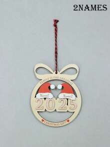 Ornamento natalizio personalizzato a forma di cappello di Babbo Natale, ornamento natalizio personalizzato per la famiglia Natale 2025, decorazioni per albero di Natale con testo personalizzabile, Buon Natale, Primo Natale, Ornamento con nome famiglia, decorazione natalizia per la casa, regali di Natale in legno personalizzati con 2-7 nomi, famiglia affettuosa, Natale, famiglia, papà, mamma