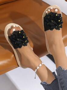 1 Pair Metallic Floral Print Fashion-Forward Woven Pattern Slip-On Sandals, Suitable For Beach, Party, Vacation, All Seasons - Black Gold - View 2