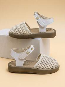 2025新款米色轻盈奢华珍珠女童凉鞋，米色网眼透气材质，可调节珍珠绑带，宽楦防滑软底平底凉鞋，甜美风格，夏季必备单品 - 米色 - 查看 1