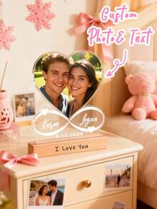 个性化心形相框，可定制姓名和照片，配有木质底座，适合婚礼、周年纪念、父母礼物、情侣礼物和生日礼物。装饰艺术风格，非常适合卧室装饰。 - 彩色 - 查看 8