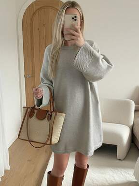 Robe pull ample et élégante de style coréen pour femmes, automne/hiver. Gris, col rond, manches longues. Simplicité et loisir pour un port confortable, convient pour un usage quotidien et la sortie