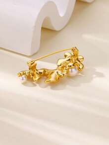 1Pc Elegant Butterfly Brooch Pins With Faux Pearl, Wardrobe Malfunction Prevention Brooch, Cardigan Buckle Collar Clip Pin, Dress Brooch, Women's Jewelry Fashion Accessories, Mother's Day Gifts, Valentine's Day Gifts, Christmas Gifts - Butterfly - View 5