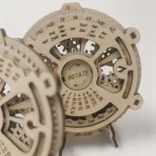 1pc DIY Wooden Perpetual Calendar - Laser Engraved Gear Mechanical Design, Rotatable Never Expired Calendar, Handmade Assembly Stress Relief Puzzle Desk Decor, Creative Retro Wooden Desktop Calendar, Office Desk Accessory, Gift For Boyfriend/Girlfriend, Birthday, Holiday - Apricot - View 4