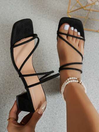 Sandalias de estilo francés de 2 formas de uso para mujeres, nuevas para el verano 2025, elegantes, con tiras delgadas, punta cuadrada y tacón bajo, adecuadas para vestidos