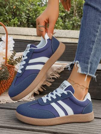 1 Pair Fashionable Flat Casual Sports Shoes