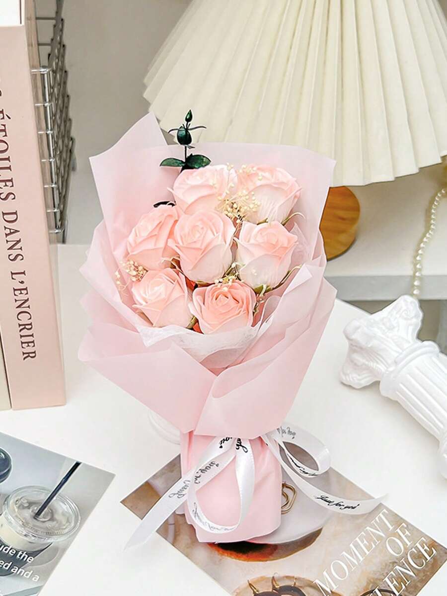 节日礼物:7支玫瑰花束、仿真花、派对礼品、装饰礼品、情人节/教师节礼物、手捧花束、创意礼品、仿真玫瑰、送给家人的最佳礼物、表达感激之情、理想的礼物或装饰礼品 - 彩色 - 查看 1