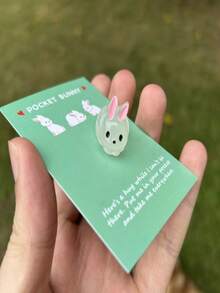 1 buc, Iepuraș de buzunar care strălucește în întuneric, cadou special de ziua de naștere, nuntă, petrecere de Ziua Îndrăgostiților, ornament drăguț cu animale din rășină, decor pentru casă, lucruri ciudate, cadou pentru întoarcerea la școală