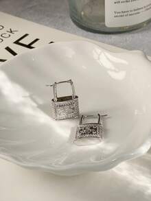 Boucle d'oreille unique avec incrustation micro de zirconium en forme de planète, design de niche haut de gamme avec une douce et cool vibration, pour femmes - Boucles d'oreilles fermoir en  argenté - Voir 4