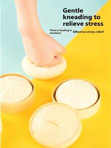 Juguete antiestrés suave y esponjoso en forma de pan | Juguete de apretón de lenta recuperación | Relleno de calcetín navideño y regalo divertido - Multicolor - Ver 7