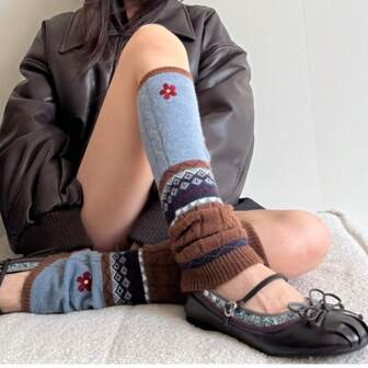 1 par stickade benvärmare i merinoull med broderad blommig jacquard för kvinnor