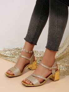 Sandálias de salto alto com fivela e glitter, elegantes e modernas para o verão. Sandálias femininas de salto médio grosso com tira, estilo fada, versáteis e com solado macio e confortáveis, perfeitas para usar com vestidos e cheongsams.