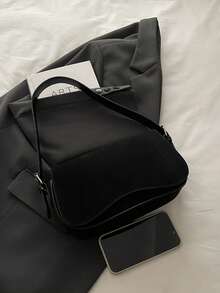 1个女士哑光腋下包，2025新款高端小众质感手提包，适合工作通勤。