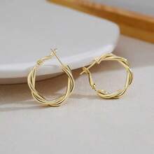 1pair European & American Style Metal Twisted Hoop Earrings With Silver Needle, New Earrings With High-End Aesthetics For Women - 金色 - 查看 2