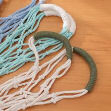 هذه الشبكة المرجانية هي الخيار الأمثل لك: ضع أي مشروب (شاي بالحليب ، قهوة ، لاتيه مثلج) → اربطه على معصمك/ذراعك → تحرك بحرية! التصميم المطاطي يناسب جميع أحجام الأكواب (حتى تلك الضخمة ل- Boba) خفيف الوزن بما يكفي لتضعه في حقيبتك للاستخدام اليومي ، التنقل إلى الفصل/العمل (لا مزيد من الصعوبات مع المشروبات) مواعيد الغداء (جديرة بالتصوير عند اقترانها بملابسك) السفر (احتفظ بمشروبك آمنًا على القطارات/الحافلات) - ثنائي اللون - مشاهدة 6