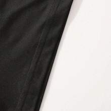 Camiseta negra de cuello redondo para hombre, 100 % algodón, confeccionada en tejido transpirable, suave y elástico que absorbe el sudor. Presenta un estampado de rostro vampírico con estilo gótico de cómic. Apta para todas las estaciones, recomendada para parejas. - Negro - Ver 5
