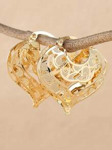 1 Pair Classic Elegant Hollow Heart Hoop Earrings, Suitable For Women's Fashion Jewelry, Wedding And Birthday Gifts - Gold - View 1