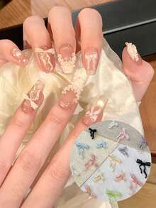 متعدد الألوان