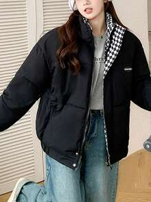 Chaqueta casual de algodón a cuadros Novedades de invierno: chaqueta de algodón con relleno de plumón y corte holgado para mujer. Abrigo corto de algodón con cuello alto y corte holgado. Chaqueta acolchada gruesa con cuello alto y patchwork a cuadros. Cierre con cremallera. Chaqueta acolchada gruesa y cálida de corte holgado y estilo informal. Prenda exterior de algodón. - Negro - Ver 1
