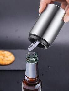 不锈钢自动啤酒瓶起子，磁力按压式瓶盖起子，适用于家庭、露营、酒店、餐厅、酒吧和派对，易于开启，便携耐用，男女皆宜的啤酒瓶起子礼品