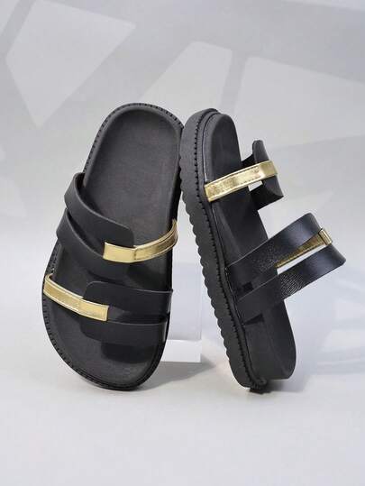 1 par de sandalias de niña con punta abierta, decoradas con elementos de cinta de colisión negra y dorada, material de PU, suave y fácil de usar, diseño de corte bajo, correas con , estilo de tacón plano, zapatos de estilo ligero y lujoso versátil, adecuados para uso diario y viajes de vacaciones