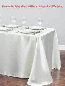 1件优雅香槟色桌布，长方形桌布，适用于婚礼装饰，可水洗重复使用，高品质涤纶缎面质感，适合婚礼、生日、餐厅、家庭聚会、户外派对等场合，可用作桌布、餐桌装饰和派对桌布。