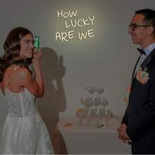 How Lucky Are We Neon Schild,Led Schild Buchstaben für Wanddekoration,Led Sign USB-Betrieben Leuchtschild für Wand Schlafzimmer Zuhause Party Hochzeit Wedding Geschenke - So ein Glück! - View 5