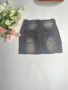 Minissaia feminina em denim elástico lavado, ideal para o Dia dos Namorados. - Cinza médio - Ver 9