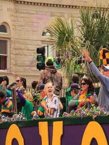 12/24颗嘉年华珠子，绿色紫色金色金属嘉年华珠子项链配件散装，嘉年华珠子项链服装，适合游行、抛掷、派对装饰和礼品 - 彩色 - 查看 5