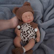 12 Zoll Reborn Baby Puppe, trägt niedlichen braunen Outfit, geeignet für Kinder ab 3 Jahren, tolles Geschenk zu Weihnachten, Halloween, Erntedankfest, auch als Sammlerstück - Braun - Übersicht 3