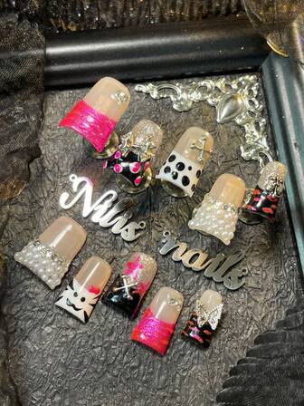 10 piezas Juego de uñas cortas de pato, diseño de ojos de gato rojo rosa y negro y blanco, uñas francesas con diseño de perlas, uñas con mariposas 3D, cruces y diamantes y cuentas, decoraciones con diseños pintados a mano de puntos, estrellas y patrones geométricos, juego de arte de uñas estilo Y2K, adecuado para que las mujeres lo usen a diario y en fiestas (con: un trozo de pegamento de gelatina y una tira de fricción) Suministros para uñas