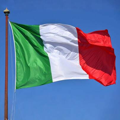 1 pezzo Bandiera nazionale italiana 90x150CM/3x5 Ft, bandiera di grandi dimensioni, design reversibile, adatta per decorazioni per feste, Mondiali di calcio, bar, giardino, decorazioni interne/esterne, celebrazioni festive