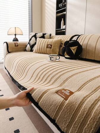 1pc Thick Plush Winter Anti-Slip Sofa Cushion, Nordic Minimalist Style Sofa Seat Cover, Pet-Friendly Anti-Scratch Sofa Protector, Machine Washable Home Decor Suitable For L-Shaped Combination Sofa And 1/2/3/4 Seater Sofa (Sold Separately)