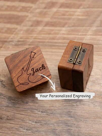 Custodia personalizzata in legno per plettri da chitarra, scatola di conservazione personalizzata per plettri, custodia per plettri, regalo per chitarristi, regalo per la Festa del Papà, regalo di Natale (plettri non inclusi), multifunzionale, intagliata con cura, alla moda, retrò, minimalista unica, set di artigianato artistico personalizzato, da collezione, moda invernale, regalo di Natale, regalo ideale per uomini/donne/amici