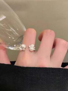 3件套简约蝴蝶结珍珠串珠可调节戒指套装，高端可叠戴首饰，适合日常佩戴，是送给女友、姐妹、圣诞节、情人节、生日、母亲节的绝佳礼物。 - 白色 - 查看 4