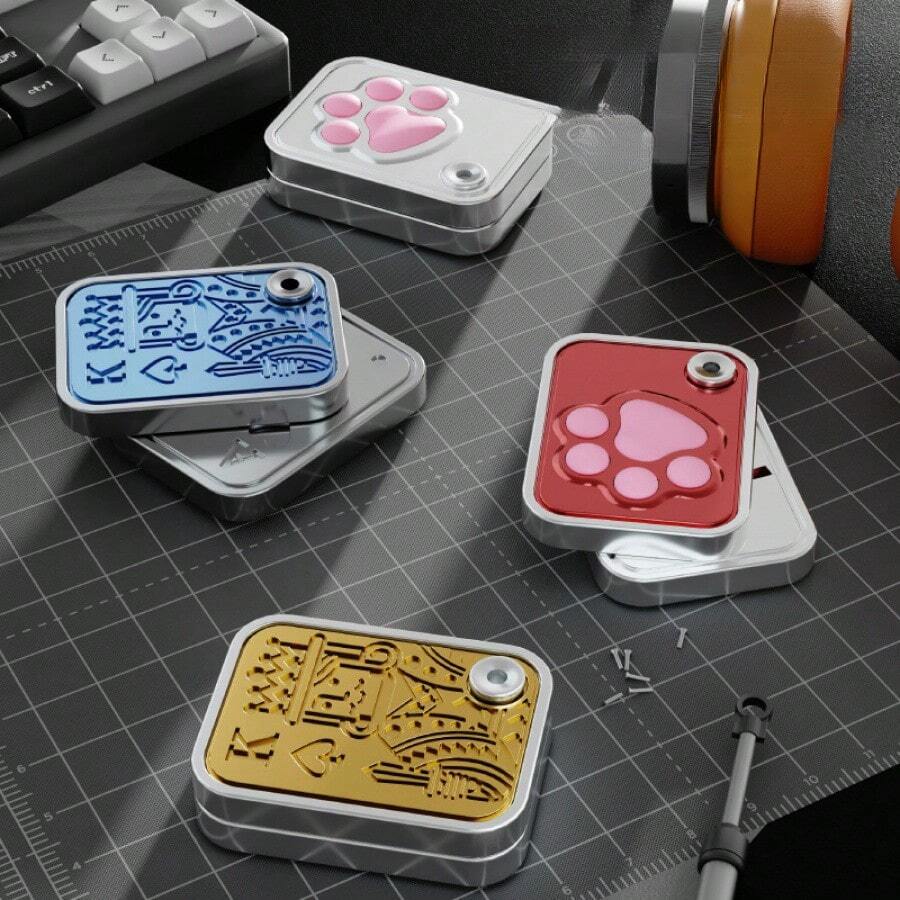 1pc Cat Push Finger Spinner, Gyro Decompression Metal Coin Pendant