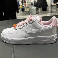 Nike 女士新款休闲运动鞋，低帮厚底鞋 - 白色/粉紅色 - 查看 11